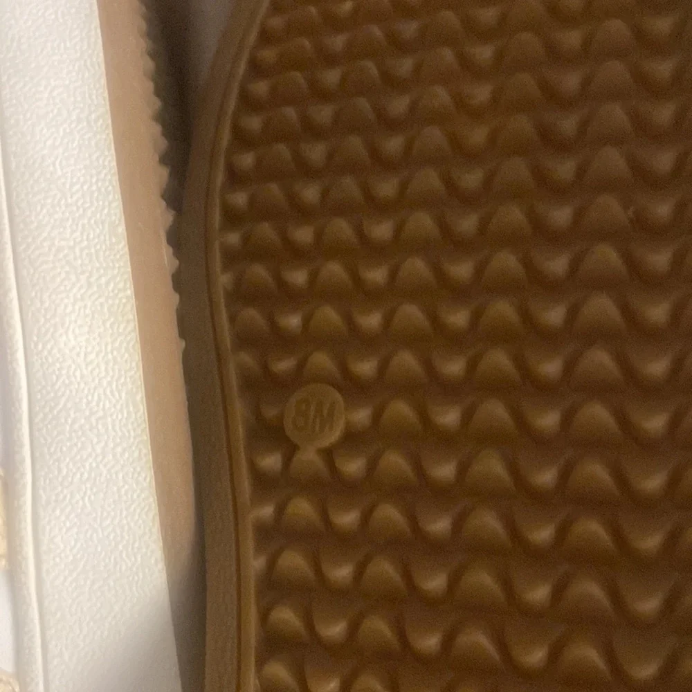 🎀 Lucky Brand Hinta Sneakers Women's Size 8 White Gold Leather Athletic Shoes - Picture 11 of 12